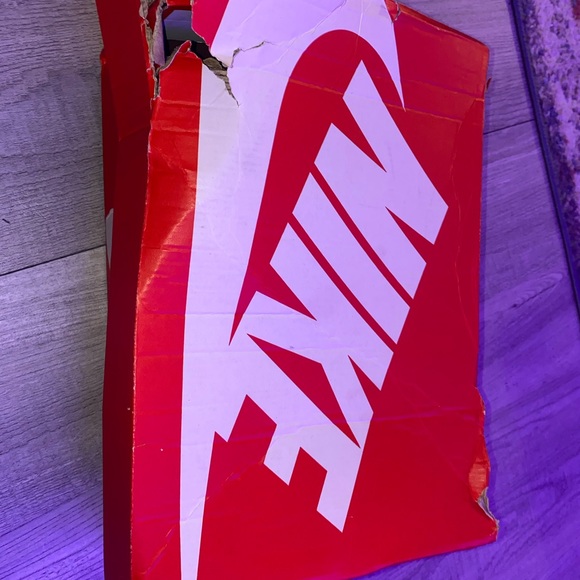 Worn once sneakers - Picture 4 of 4